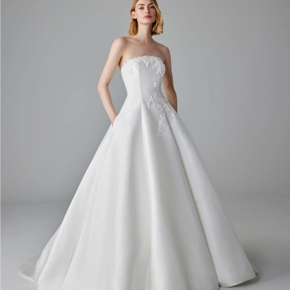 Provonias Galen wedding gown
